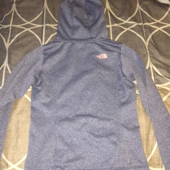 Woman’s Small North Face Hoodie - Picture 2 of 2
